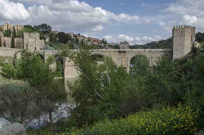 Toledo 056 - puente de San Martin.jpg